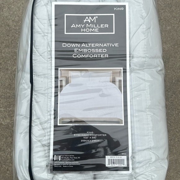 NEW Amy Miller Down Alternative Embossed Comforter White/Ivory Color King Size - Picture 6 of 7